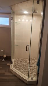 Custom 10mm Tempered Shower with Glass Corner Shelves